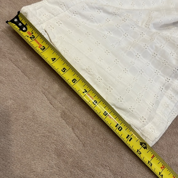 Super cute white Brooks Brothers Red Fleece Shorts… with lining - Picture 7 of 7